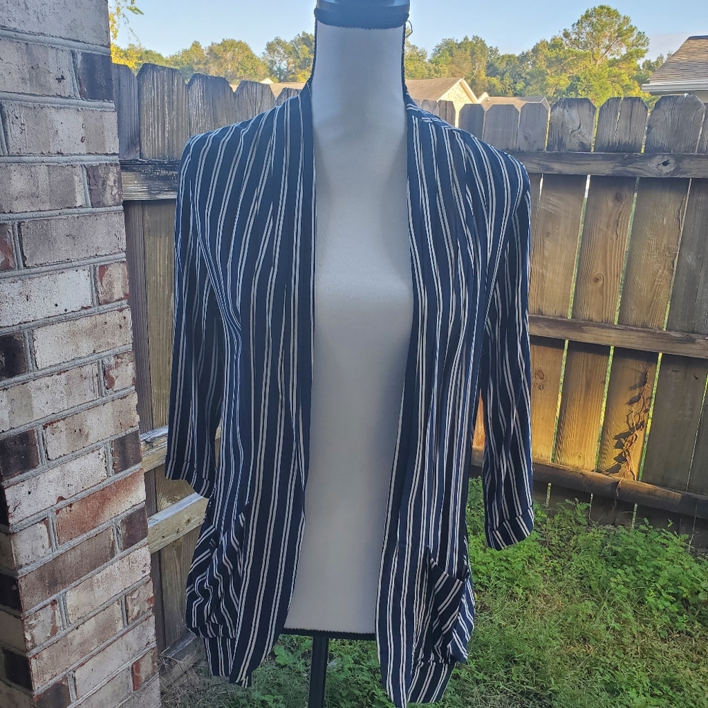 Forever 21 Navy Blue and Cream Blazer